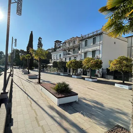 D1mora Riva Serena - On The Gardone Promenade