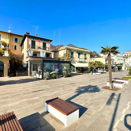 Apartment D1mora Riva Serena - On The Gardone Promenade *